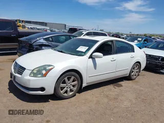 2004 Nissan Maxima SE with VIN 1N4BA41E44C882288, listed as a IAAI auction lot 42047495 with 323,753 mi miles. Bid and sale history available at carsss.com. Image 2.