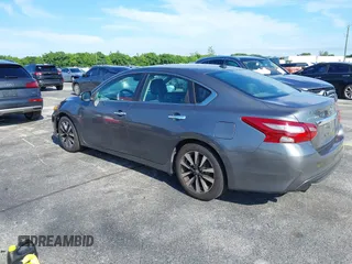 2018 Nissan Altima SR with VIN 1N4AL3APXJC170428, listed as a IAAI auction lot 40355309 with Not Provided miles and . Bid and sale history available at carsss.com. Image 3.