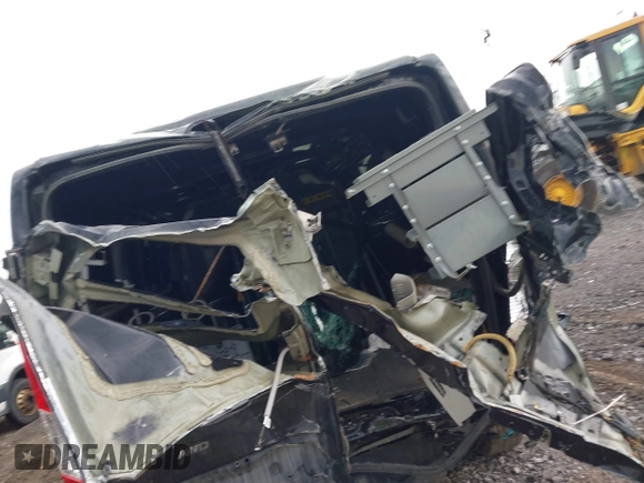 2022 Ford Transit z VIN 1FTYE2Y88NKA08465, wystawiony jako IAAI lot #42387552 z przebiegiem 90 951 mil mil oraz . Historia ofert i sprzedaży dostępna na DreamBid. Obrazek 6.