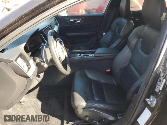 2021 Volvo V60 z VIN YV4102WK0M1065324, wystawiony jako Copart lot #76804034 z przebiegiem Nie podano mil oraz Czysty tytuł • Clean title. Historia ofert i sprzedaży dostępna na DreamBid. Obrazek 7.