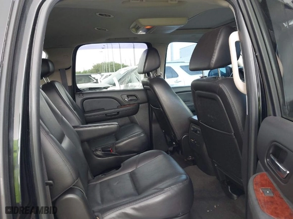 2009 Chevrolet Suburban LTZ with VIN 1GNFK36389J124653, listed as a IAAI auction lot 41935393 with 117,144 mi miles. Bid and sale history available at carsss.com. Image 8.