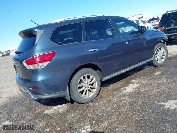 2016 Nissan Pathfinder S with VIN 5N1AR2MN2GC635186, listed as a IAAI auction lot 41786534 with 229,493 mi miles. Bid and sale history available at carsss.com. Image 4.