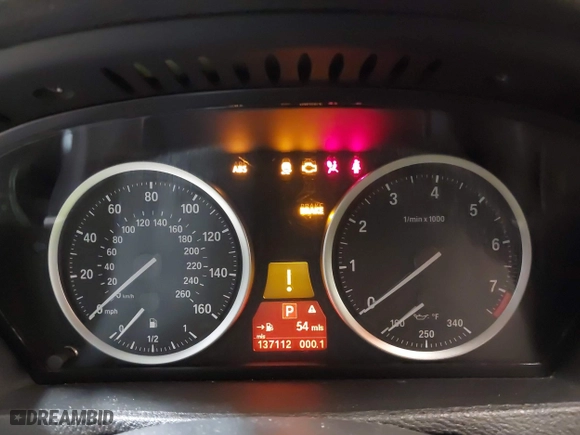 2014 BMW X6 50i with VIN 5UXFG8C55EL592995, listed as a IAAI auction lot 41724960 with 137,112 mi miles. Bid and sale history available at carsss.com. Image 7.