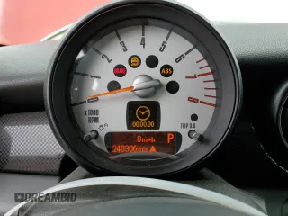 2012 MINI Hardtop S z VIN WMWSV3C54CTY19371, wystawiony jako Copart lot #49399615 z przebiegiem 240 306 mil mil oraz Szkoda całkowita • Salvage title. Historia ofert i sprzedaży dostępna na DreamBid. Obrazek 9.