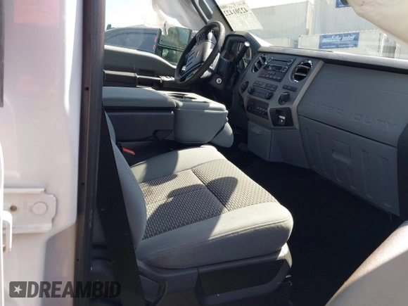 2016 Ford F-250 Lariat z VIN 1FT7W2B62GEB53132, wystawiony jako IAAI lot #42201422 z przebiegiem 71 247 mil mil oraz . Historia ofert i sprzedaży dostępna na DreamBid. Obrazek 5.