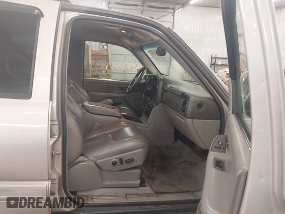 2004 Chevrolet Tahoe Z71 with VIN 1GNEK13Z94R252242, listed as a IAAI auction lot 42354997 with 240,719 mi miles and . Bid and sale history available at DreamBid. Image 5.