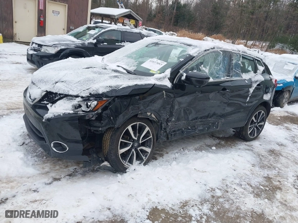 2017 Nissan Rogue Sport SL with VIN JN1BJ1CR8HW118668, listed as a IAAI auction lot 41037053 with 86,598 mi miles. Bid and sale history available at carsss.com. Image 17.