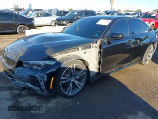 2022 BMW 3 Series 330i z VIN 3MW5R1J07N8C43380, wystawiony jako IAAI lot #41746284 z przebiegiem 60 194 mil mil oraz . Historia ofert i sprzedaży dostępna na DreamBid. Obrazek 17.