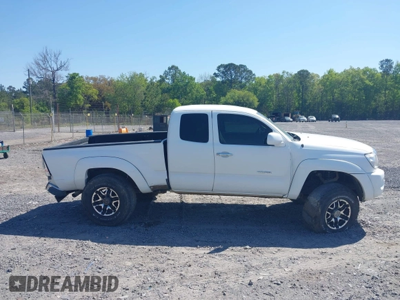 2007 Toyota Tacoma PreRunner with VIN 5TETU62N47Z425485, listed as a IAAI auction lot 42017517 with 209,850 mi miles. Bid and sale history available at carsss.com. Image 13.