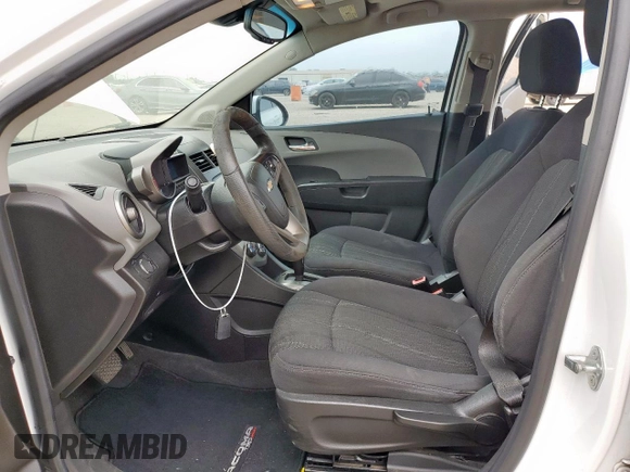 2012 Chevrolet Sonic LT z VIN 1G1JC5SH2C4208687, wystawiony jako Copart lot #57450375 z przebiegiem 155 645 mil mil oraz Szkoda całkowita • Salvage title. Historia ofert i sprzedaży dostępna na DreamBid. Obrazek 7.