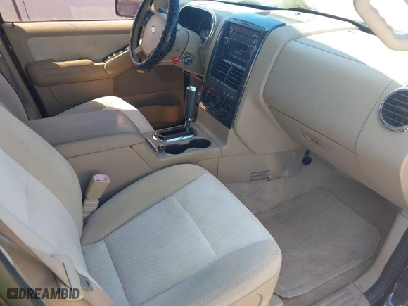 2008 Ford Explorer XLT with VIN 1FMEU73E78UA94422, listed as a IAAI auction lot 41888911 with 253,932 mi miles. Bid and sale history available at carsss.com. Image 5.