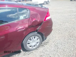 2011 Honda Insight LX z VIN JHMZE2H51BS004312, wystawiony jako IAAI lot #42086422 z przebiegiem 72 814 mil mil oraz . Historia ofert i sprzedaży dostępna na DreamBid. Obrazek 6.