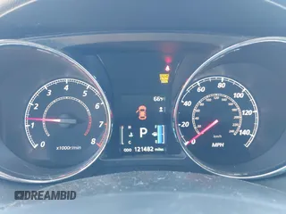 2014 Mitsubishi Outlander SE z VIN 4A4AP4AU3EE024904, wystawiony jako IAAI lot #42373011 z przebiegiem 121 482 mil mil oraz . Historia ofert i sprzedaży dostępna na DreamBid. Obrazek 7.
