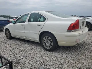 2005 Volvo S60 with VIN YV1RS612X52461555, listed as a Copart auction lot 60142144 with 156,418 mi miles and Clean Title. Bid and sale history available at carsss.com. Image 2.
