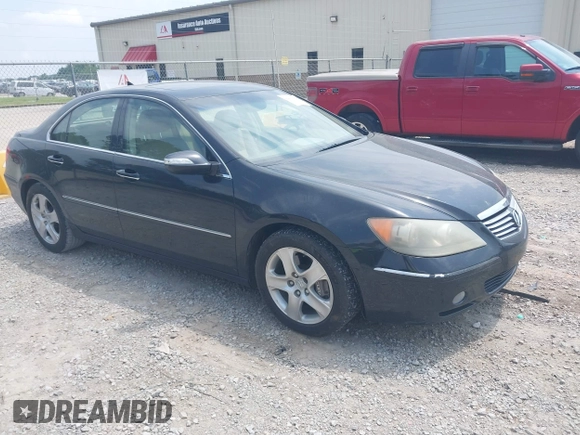 2005 Acura RL z VIN JH4KB16545C018873, wystawiony jako IAAI lot #42423476 z przebiegiem 237 834 mil mil oraz . Historia ofert i sprzedaży dostępna na DreamBid. Obrazek 1.