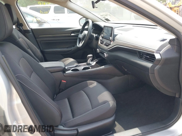 2024 Nissan Altima SV with VIN 1N4BL4DV5RN391004, listed as a IAAI auction lot 41942200 with 28,958 mi miles and . Bid and sale history available at DreamBid. Image 5.