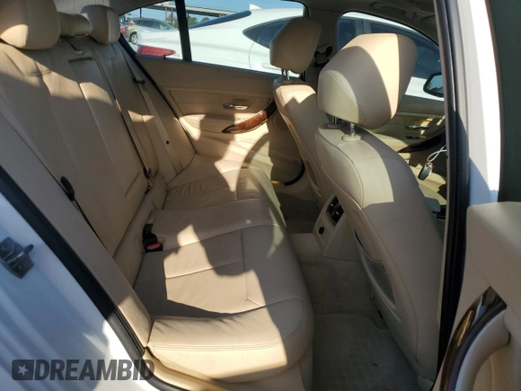 2013 BMW 3 Series 328i с VIN WBA3A5G52DNP19023, выставлен на аукционе Copart как лот 54585875 с пробегом 153 231 миль миль и Списание • Salvage title. История ставок и продаж доступна на DreamBid. Изображение 10.