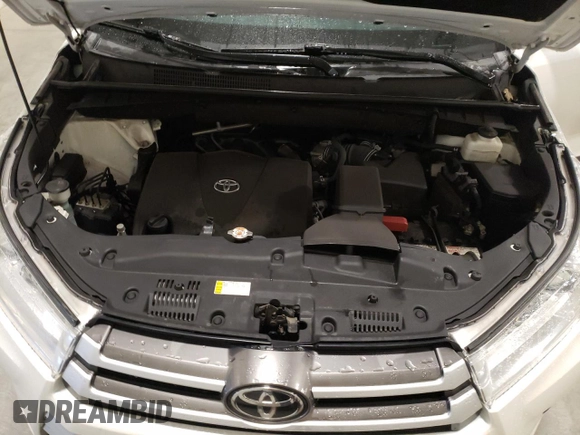 2019 Toyota Highlander LE with VIN 5TDBZRFH7KS737812, listed as a Copart auction lot 42648664 with 42,251 mi miles and Non repairable. Bid and sale history available at DreamBid. Image 12.