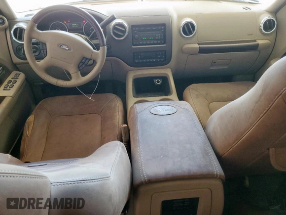 2005 Ford Expedition Eddie Bauer z VIN 1FMFU17525LA60417, wystawiony jako Copart lot #61835625 z przebiegiem 278 164 mil mil oraz Czysty tytuł • Clean title. Historia ofert i sprzedaży dostępna na DreamBid. Obrazek 8.