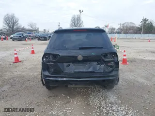 2018 Volkswagen Tiguan S with VIN 3VV0B7AX5JM109066, listed as a IAAI auction lot 41866569 with 83,448 mi miles. Bid and sale history available at carsss.com. Image 17.