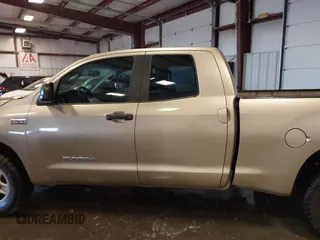 2008 Toyota Tundra z VIN 5TFRV54198X034014, wystawiony jako IAAI lot #41282101 z przebiegiem 155 510 mil mil oraz . Historia ofert i sprzedaży dostępna na DreamBid. Obrazek 15.