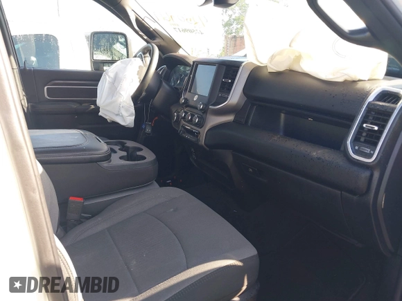 2024 Ram 2500 Big Horn with VIN 3C6UR5DJ3RG366512, listed as a IAAI auction lot 42509617 with 17,854 mi miles and . Bid and sale history available at DreamBid. Image 5.