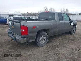 2013 Chevrolet Silverado 1500 LT with VIN 1GCRKSE73DZ268481, listed as a IAAI auction lot 41461642 with 280,718 mi miles and . Bid and sale history available at DreamBid. Image 4.