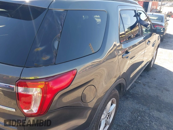 2018 Ford Explorer XLT with VIN 1FM5K7DH9JGA42583, listed as a IAAI auction lot 41418944 with 49,842 mi miles and . Bid and sale history available at DreamBid. Image 6.