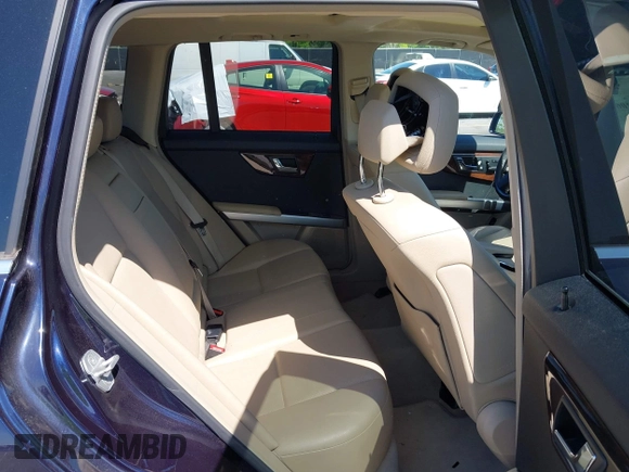2010 Mercedes-Benz GLK 350 with VIN WDCGG5GB6AF483176, listed as a IAAI auction lot 42060673 with 143,287 mi miles and . Bid and sale history available at DreamBid. Image 8.
