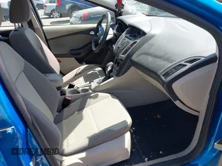 2013 Ford Focus SE with VIN 1FADP3K27DL174185, listed as a IAAI auction lot 42137859 with 89,688 mi miles and . Bid and sale history available at carsss.com. Image 5.