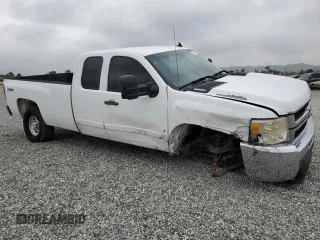 2007 Chevrolet Silverado 1500 with VIN 1GBHC39657E597358, listed as a Copart auction lot 52408105 with 379,668 mi miles and Salvage Title. Bid and sale history available at DreamBid. Image 4.