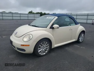2008 Volkswagen Beetle SE z VIN 3VWRG31YX8M414255, wystawiony jako Copart lot #58972535 z przebiegiem 105 036 mil mil oraz Czysty tytuł • Clean title. Historia ofert i sprzedaży dostępna na DreamBid. Obrazek 1.