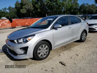 2023 Kia Rio S z VIN 3KPA24AD6PE582792, wystawiony jako Copart lot #54966245 z przebiegiem 3373 mil mil oraz Nie do naprawy. Historia ofert i sprzedaży dostępna na DreamBid. Obrazek 1.