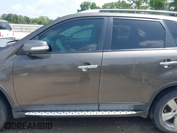 2012 Kia Sorento EX with VIN 5XYKU4A69CG276943, listed as a IAAI auction lot 42604286 with 182,425 mi miles and . Bid and sale history available at DreamBid. Image 15.