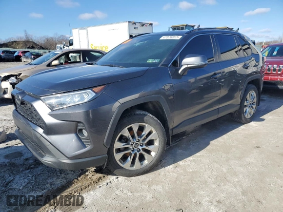 2019 Toyota RAV4 XLE Premium with VIN JTMA1RFV7KD028589, listed as a Copart auction lot 47376815 with 0 mi miles and Salvage Title. Bid and sale history available at carsss.com. Image 1.