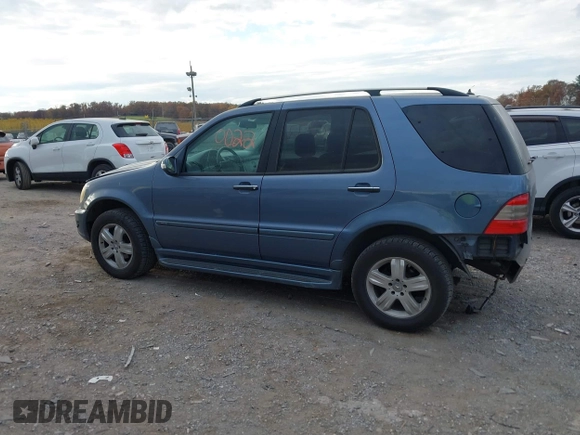 2005 Mercedes-Benz M 350 with VIN 4JGAB57E55A551762, listed as a IAAI auction lot 40800022 with 174,828 mi miles and . Bid and sale history available at DreamBid. Image 14.