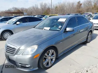 2012 Mercedes-Benz E 350 Luxury z VIN WDDHF5KB2CA540189, wystawiony jako IAAI lot #41405901 z przebiegiem 193 411 mil mil oraz . Historia ofert i sprzedaży dostępna na DreamBid. Obrazek 17.