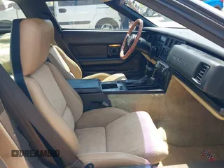 1985 Chevrolet Corvette with VIN 1G1YY0781F5115024, listed as a IAAI auction lot 42096552 with 217,699 mi miles. Bid and sale history available at carsss.com. Image 5.