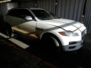 2018 Jaguar F-PACE 25t Premium with VIN SADCJ2FX1JA328814, listed as a Copart auction lot 48051255 with 96,428 mi miles and Clean Title. Bid and sale history available at carsss.com. Image 4.