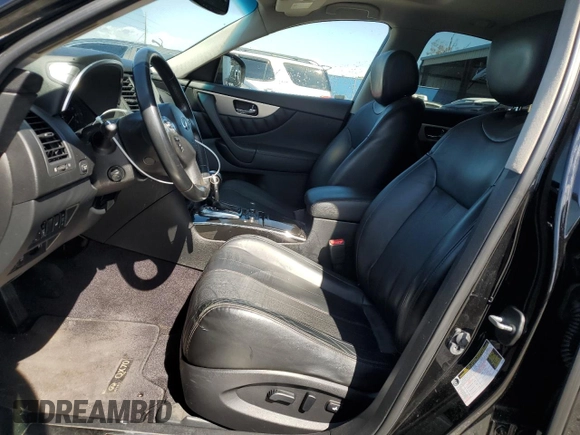 2016 Infiniti QX70 z VIN JN8CS1MW7GM752703, wystawiony jako Copart lot #45686395 z przebiegiem 146 176 mil mil oraz Szkody całkowita. Historia ofert i sprzedaży dostępna na DreamBid. Obrazek 7.