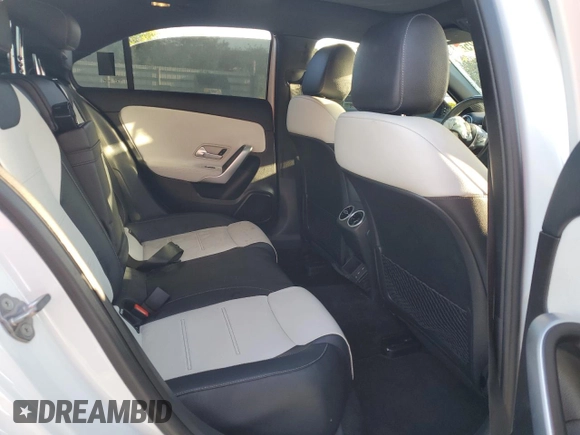 2019 Mercedes-Benz A 220 z VIN WDD3G4EB9KW023454, wystawiony jako Copart lot #50461225 z przebiegiem 26 915 mil mil oraz Nie do naprawy • Non repairable. Historia ofert i sprzedaży dostępna na DreamBid. Obrazek 10.