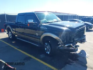 2013 Ford F-250 XL z VIN 1FT7W2BT4DEA37111, wystawiony jako IAAI lot #41860259 z przebiegiem 231 732 mil mil oraz . Historia ofert i sprzedaży dostępna na DreamBid. Obrazek 1.