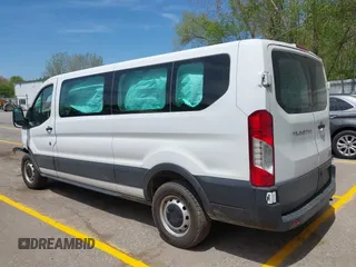 2023 Ford Transit Passenger XL с VIN 1FBAX2Y82PKA55722, выставлен на аукционе IAAI как лот 42240587 с пробегом 42 172 миль миль и . История ставок и продаж доступна на DreamBid. Изображение 3.