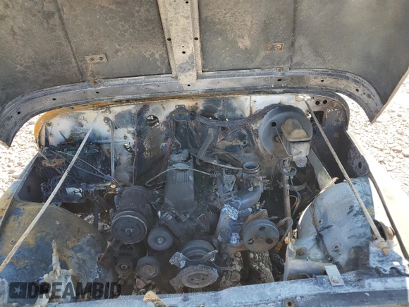 1992 Jeep Wrangler z VIN 2J4FY19P5NJ502467, wystawiony jako Copart lot #77054933 z przebiegiem Nie podano mil oraz Czysty tytuł • Clean title. Historia ofert i sprzedaży dostępna na DreamBid. Obrazek 12.