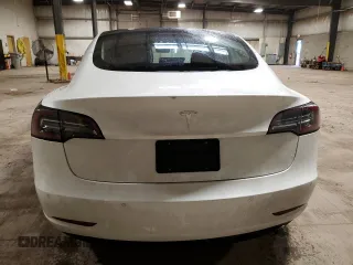 2019 Tesla Model 3 Mid Range z VIN 5YJ3E1EA9KF483725, wystawiony jako Copart lot #42035435 z przebiegiem 43 340 mil mil oraz Czysty tytuł • Clean title. Historia ofert i sprzedaży dostępna na DreamBid. Obrazek 6.
