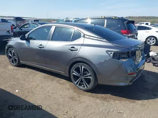 2021 Nissan Sentra SR with VIN 3N1AB8DV7MY288973, listed as a IAAI auction lot 41918925 with 33,174 mi miles and . Bid and sale history available at DreamBid. Image 3.