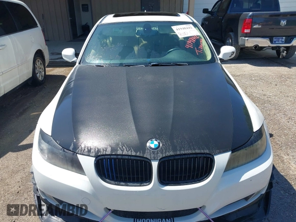 2011 BMW 3 Series 328i with VIN WBAPH7G51BNM55914, listed as a IAAI auction lot 41948442 with 130,732 mi miles. Bid and sale history available at carsss.com. Image 6.
