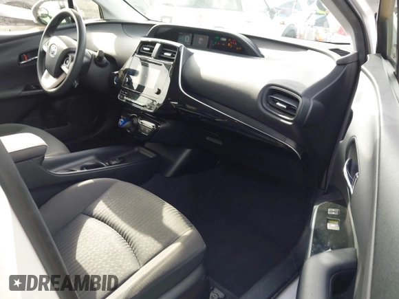 2017 Toyota Prius Two with VIN JTDKBRFU1H3028451, listed as a IAAI auction lot 41896413 with 80,274 mi miles. Bid and sale history available at carsss.com. Image 5.