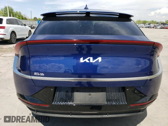 2024 Kia EV6 Wind z VIN KNDC3DLC0R5209580, wystawiony jako Copart lot #56254245 z przebiegiem 3 935 mil mil oraz Szkoda całkowita • Salvage title. Historia ofert i sprzedaży dostępna na DreamBid. Obrazek 6.
