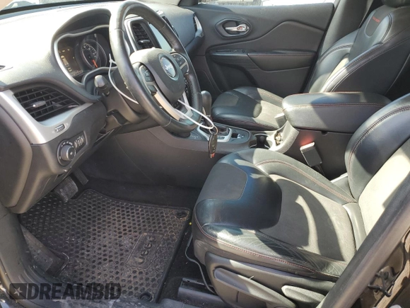2017 Jeep Cherokee Trailhawk L Plus with VIN 1C4PJMBB5HW513075, listed as a Copart auction lot 49499425 with 136,185 mi miles and Salvage Title. Bid and sale history available at carsss.com. Image 7.